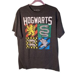 Warner Bros. Gray Hogwarts T-Shirt ‎ Size Large